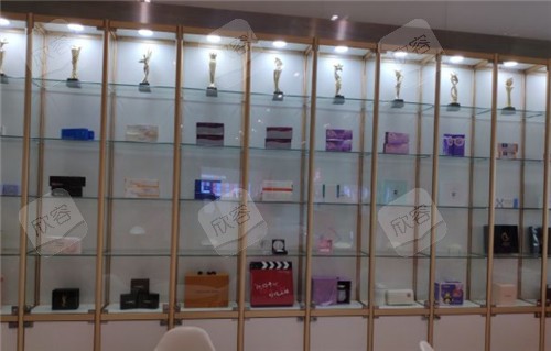 贵阳美贝尔整形展示墙