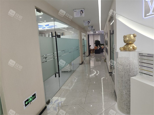 杭州雅莱口腔门诊滨江区滨江彩虹院走廊环境 杭州雅莱口腔门诊滨江区滨江彩虹院走廊环境