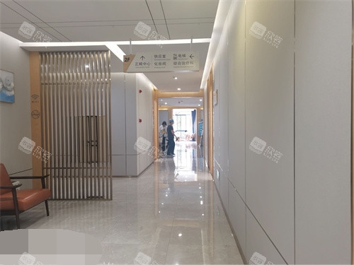 昆明美奥口腔医院走廊环境图