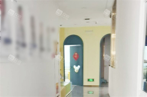 宁波恒美口腔镇海开元广场店走廊环境 宁波恒美口腔镇海开元广场店走廊环境