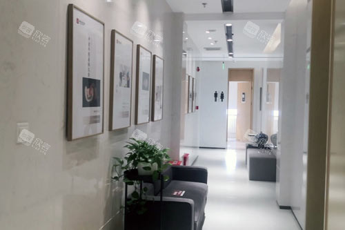 北京美冠塔口腔酒仙桥店等候区 (2) 北京美冠塔口腔酒仙桥店等候区 (2)