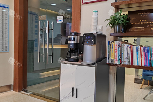 深圳蒙恩口腔福田店大厅图