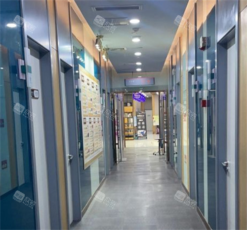 青岛知颜智妍医疗美容走廊环境图